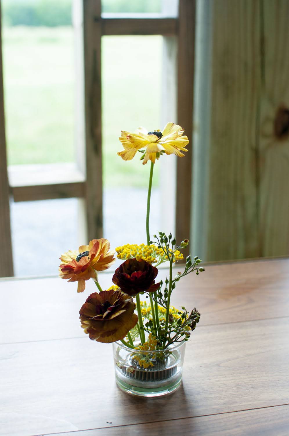 Ikebana-Style Arrangement - Image 4